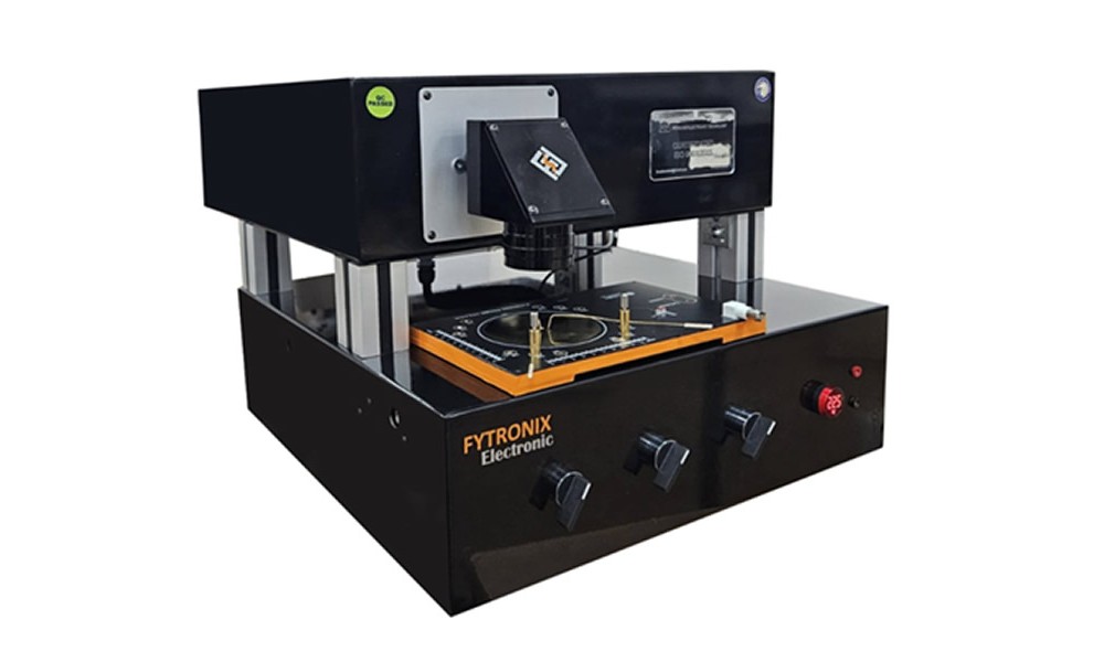 Variable Solar Intensity and Wavelength Solar Simulator